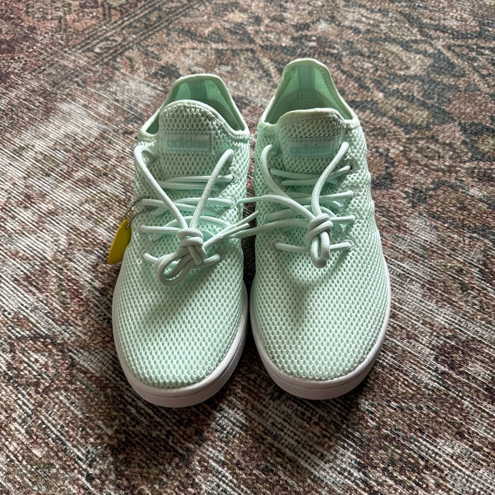 Adidas cloudfoam in mint green, size 8